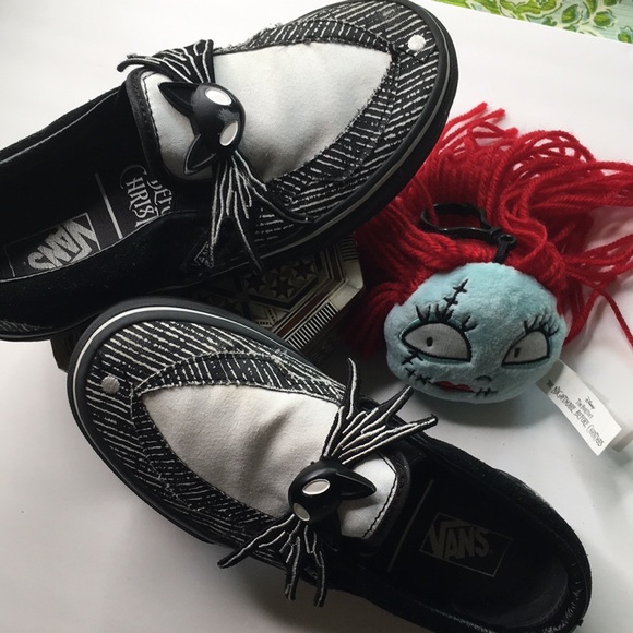 SOLD Vans x The Nightmare Before Christmas Slip on - Picture 1 of 10